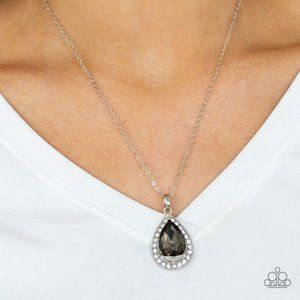 Because Im Queen Silver Necklace Set